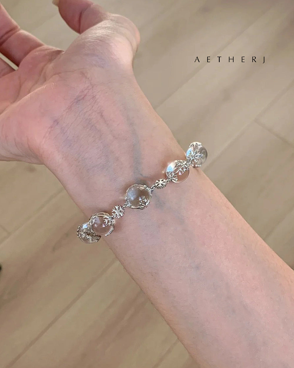 ClearWhiteCrystalBraceletforClarity_Elegance_DailyRadiance_Aetherj3