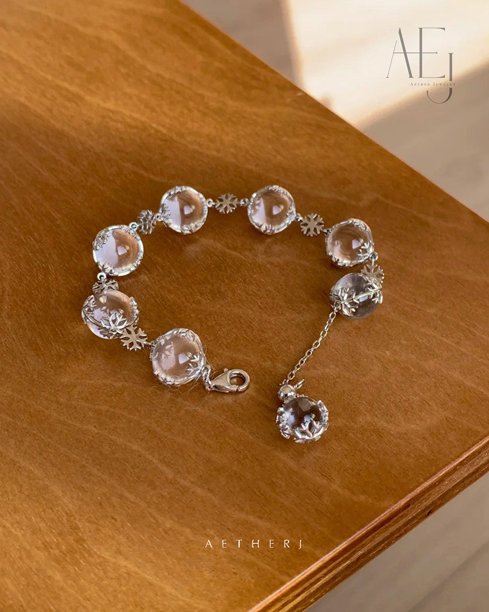 ClearWhiteCrystalBraceletforClarity_Elegance_DailyRadiance_Aetherj5