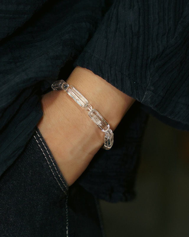Square Crystal Single-Row Bracelet for Grounding, Style & Personal Energy